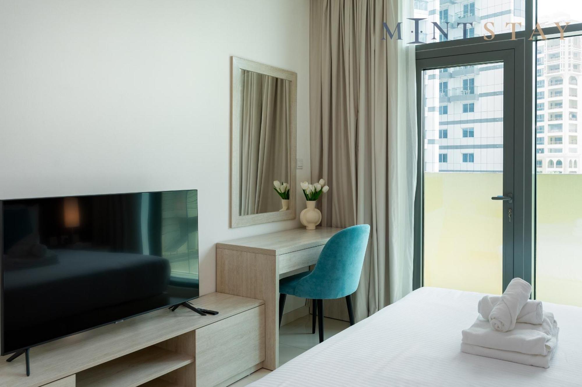 Seven Palm, Palm Jumeirah - Mint Stay Dubai Exterior photo