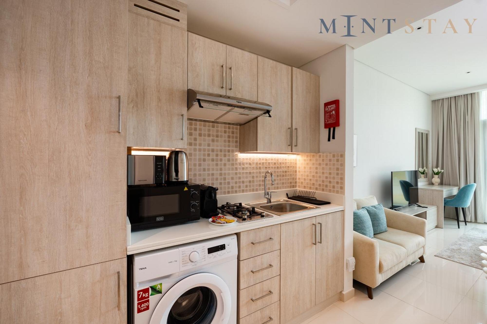 Seven Palm, Palm Jumeirah - Mint Stay Dubai Exterior photo